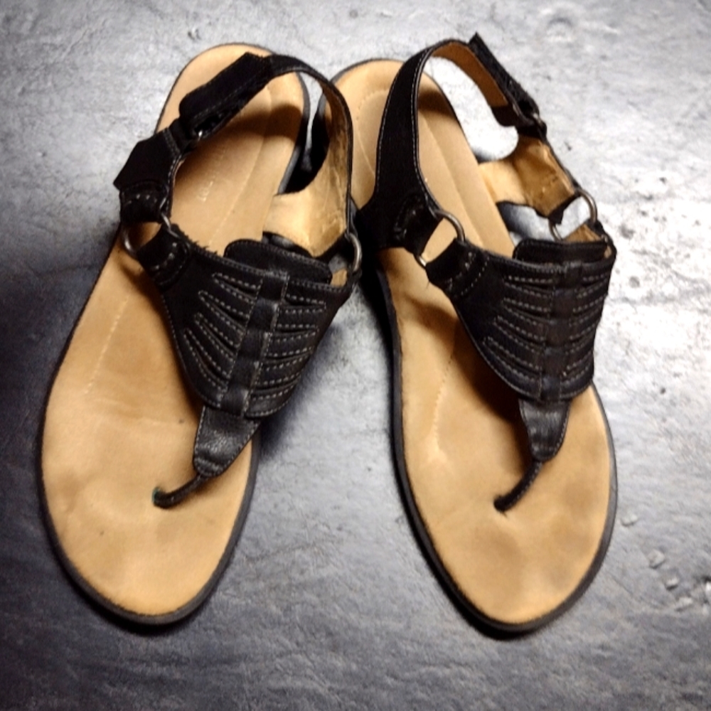 Naturalizer sandal's sz 7 1/2 black faux leather